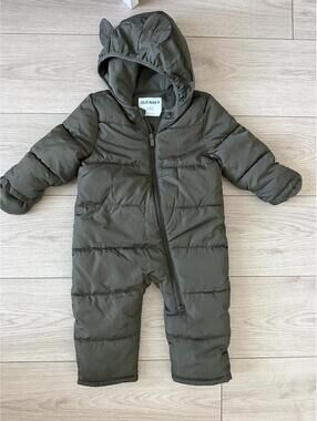 Old navy baby snowsuit/ warm suit 12-18 months